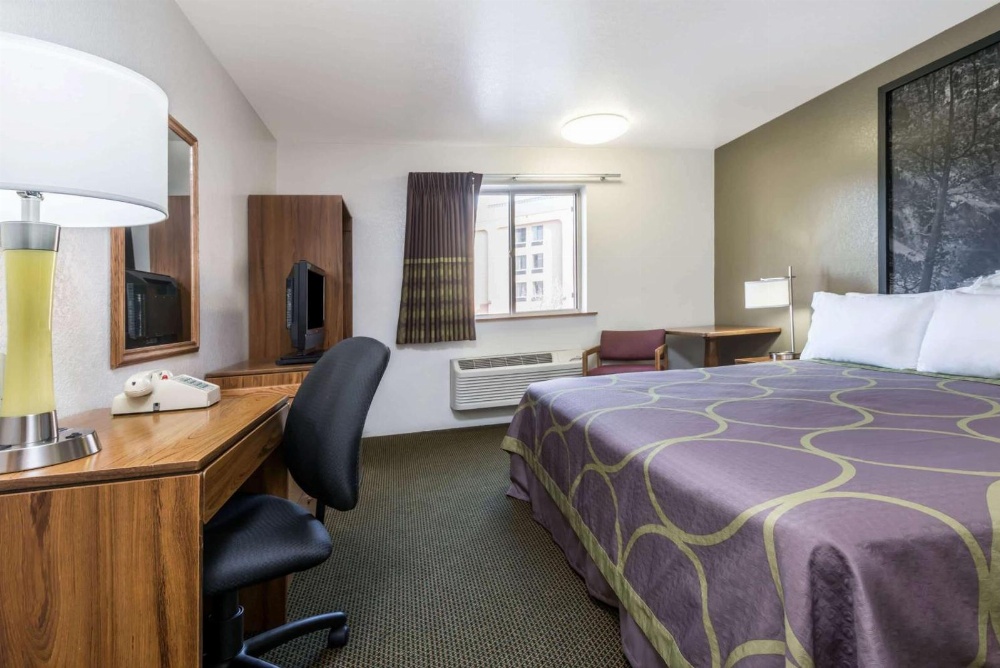 Super 8 by Wyndham Missoula/Reserve St. Main image
